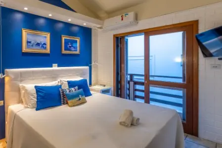 POUSADA DE FRENTE A PRAIA DE GAROPABA